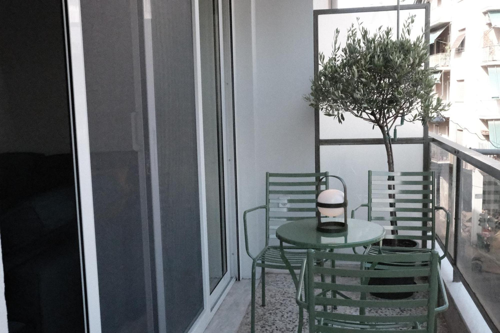Unique 2bd Design With Airconditioning Near Acropolis Apartment